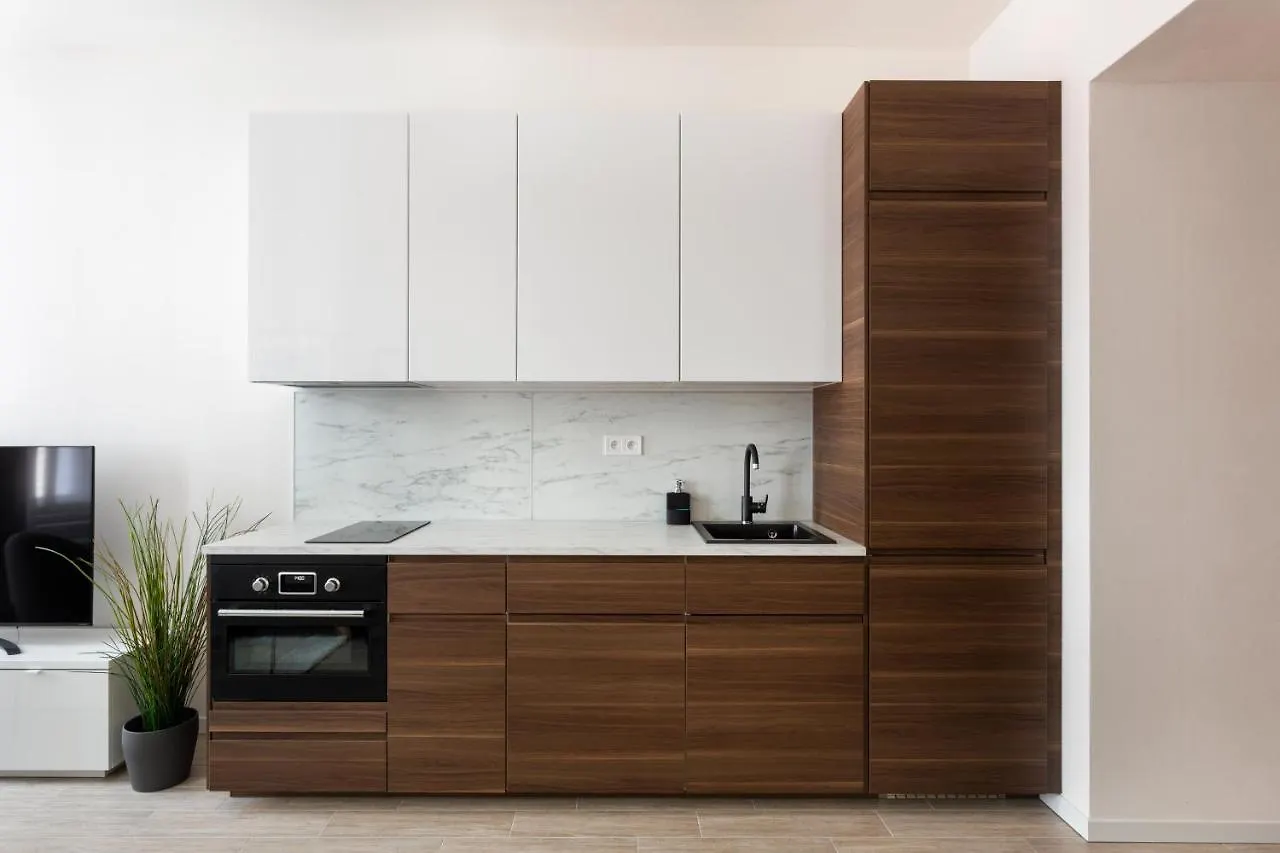 Prague Days - Minimalist Apartment - Easy City Access